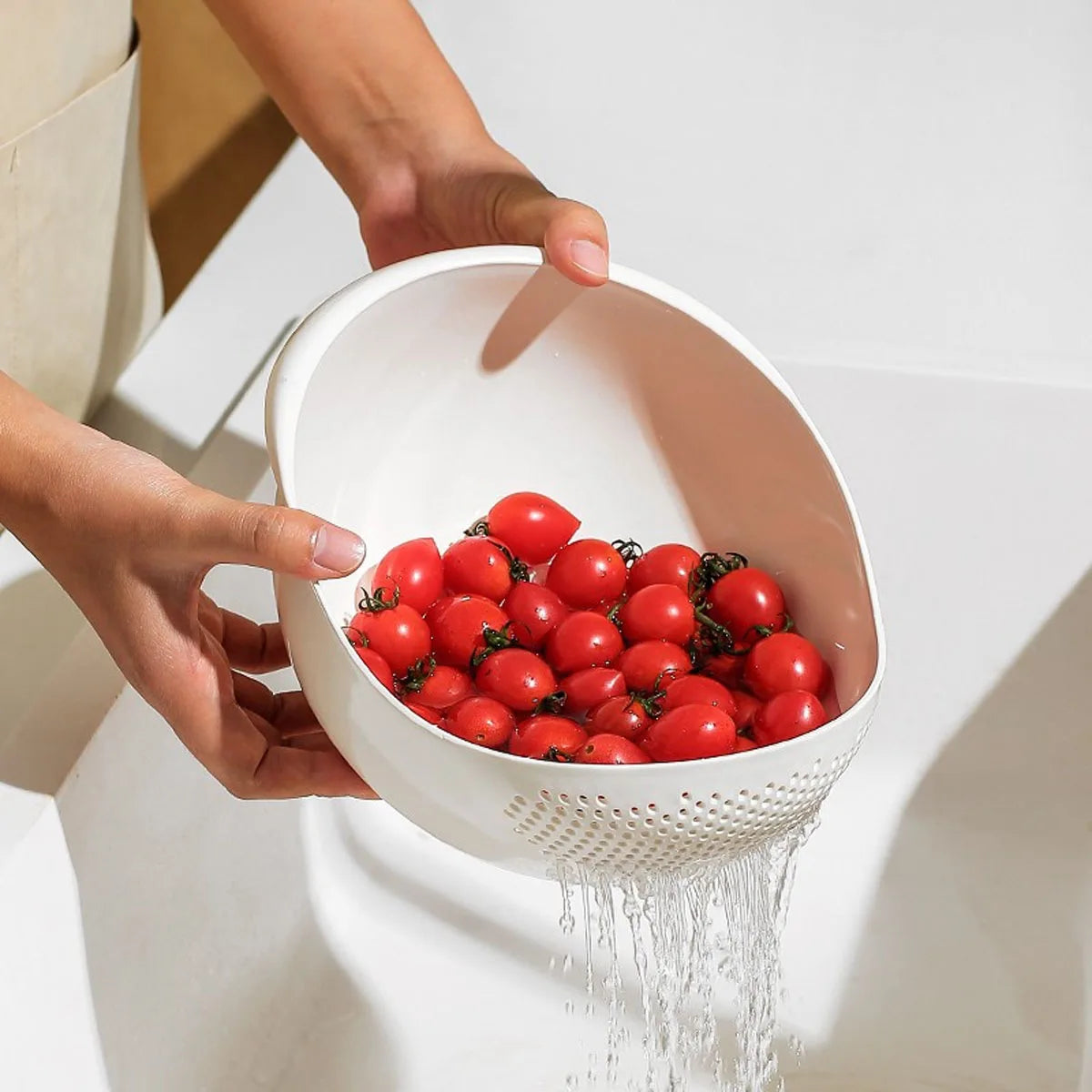 Handled Colander Bowl